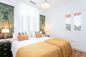 Apartment (2 Bedrooms) | 2 bedrooms, desk, iron/ironing board, bed sheets