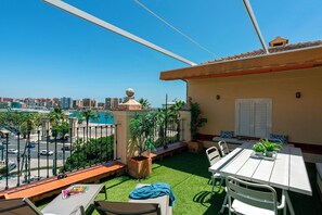 Apartment (2 Bedrooms) | Terrace/patio - Genteel Home Plaza de la Marina (Málaga)