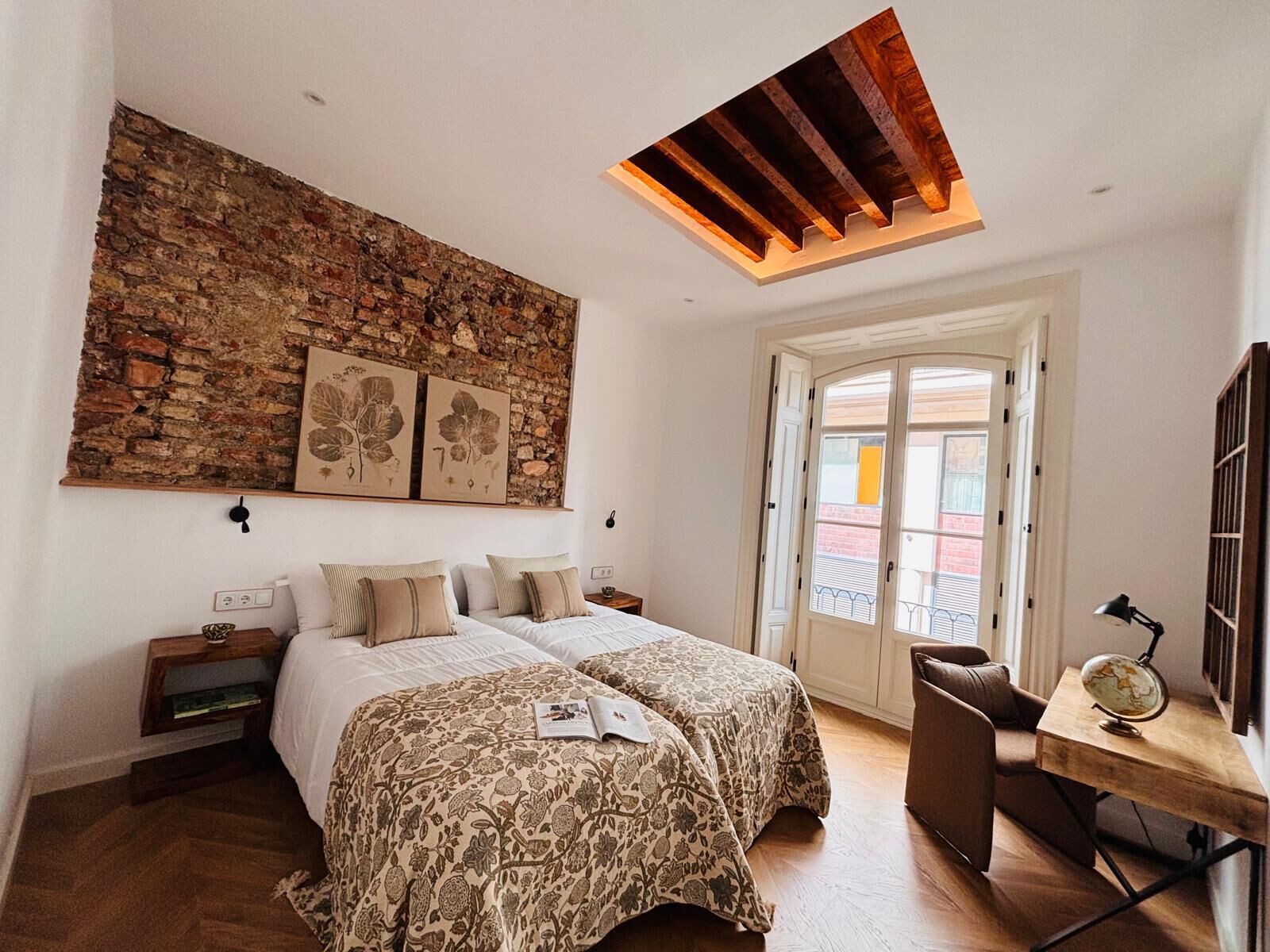 Apartment (3 Bedrooms) | 2 bedrooms, desk, iron/ironing board, free WiFi