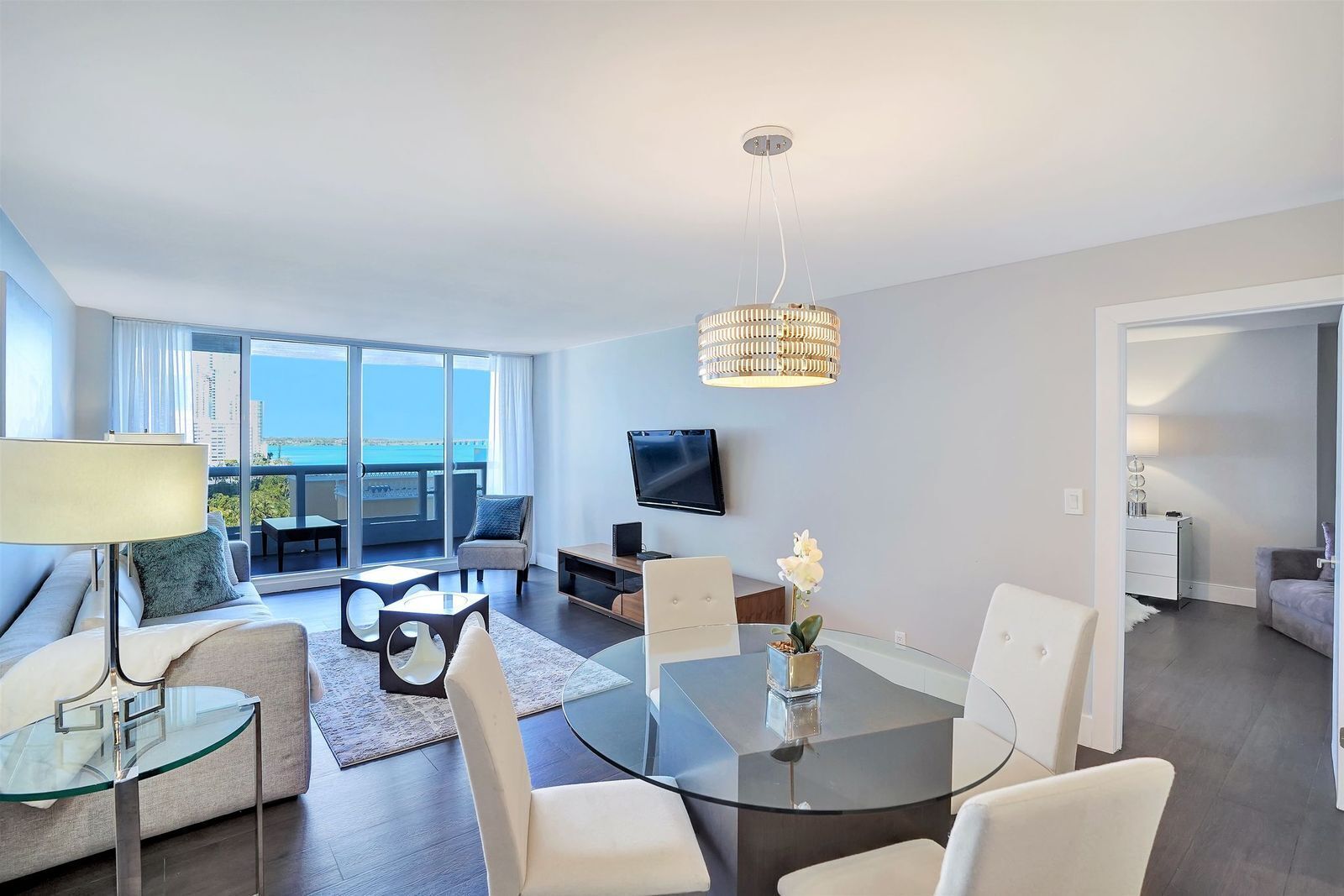 Miami Vibes! 1 Bedroom Condo With Water Views!