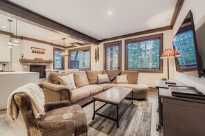 شقة - غرفتا نوم | منطقة المعيشة | تلفزيون