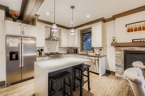 Condo, 2 Bedrooms | Private kitchen