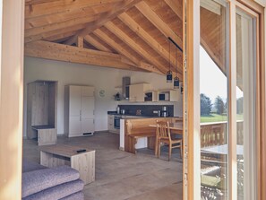 Microonde, forno, piano cottura, lavastoviglie