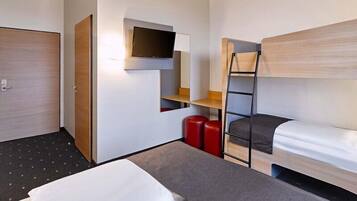 Vierbettzimmer | Allergikerbettwaren, Schreibtisch, schallisolierte Zimmer