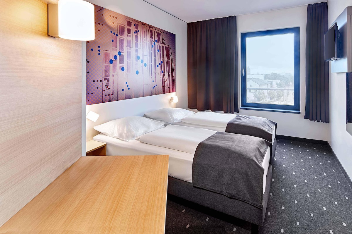 Twin Room | Hypo-allergenic bedding, desk, soundproofing, free WiFi