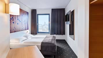 Hypo-allergenic bedding, desk, soundproofing, free WiFi