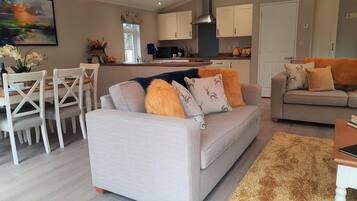 Apartemen Mewah, ensuite (With Hot Tub) | Lounge