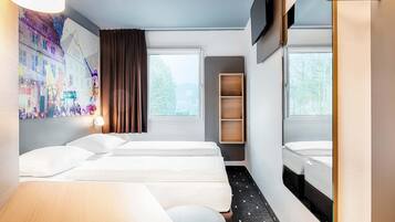 Literie hypoallergénique, bureau, chambres insonorisées, Wi-Fi gratuit