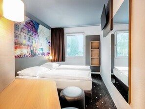 Double Room | Hypo-allergenic bedding, desk, soundproofing, free WiFi - B&B Hotel Bielefeld-Ost (Bielefeld)