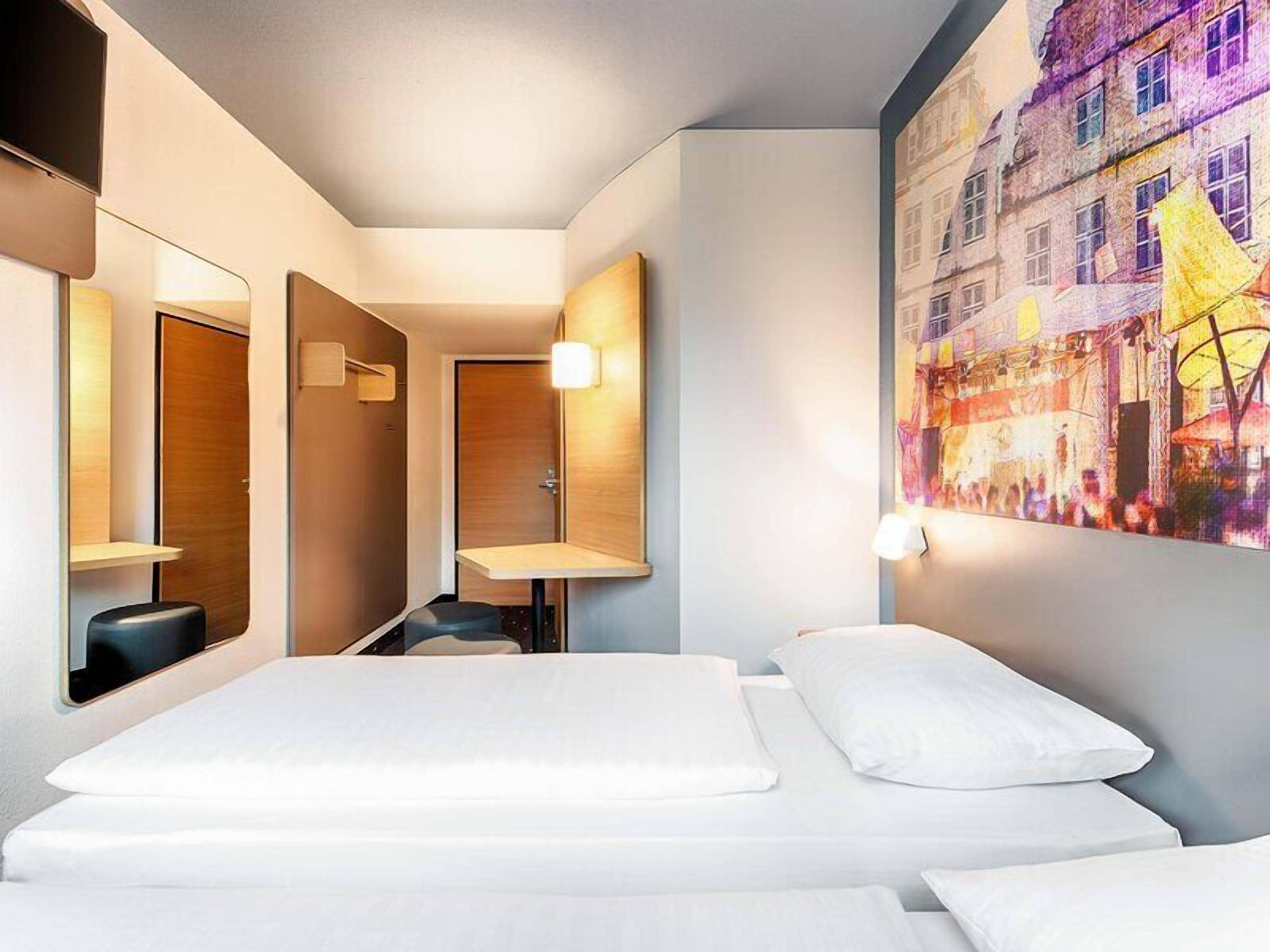 Habitación con 2 camas individuales | Ropa de cama hipoalergénica, escritorio, sistema de insonorización