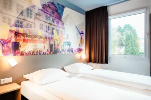 Twin Room | 1 bedroom, hypo-allergenic bedding, desk, soundproofing