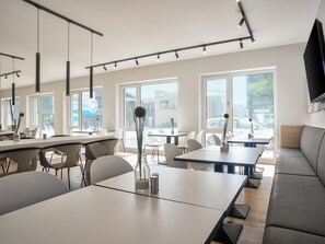 Lobby - B&B Hotel Bielefeld-City (Bielefeld)