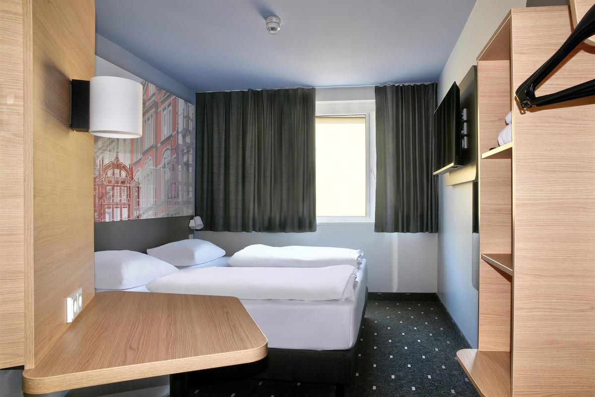 Double Room | 1 bedroom, desk, free WiFi, bed sheets