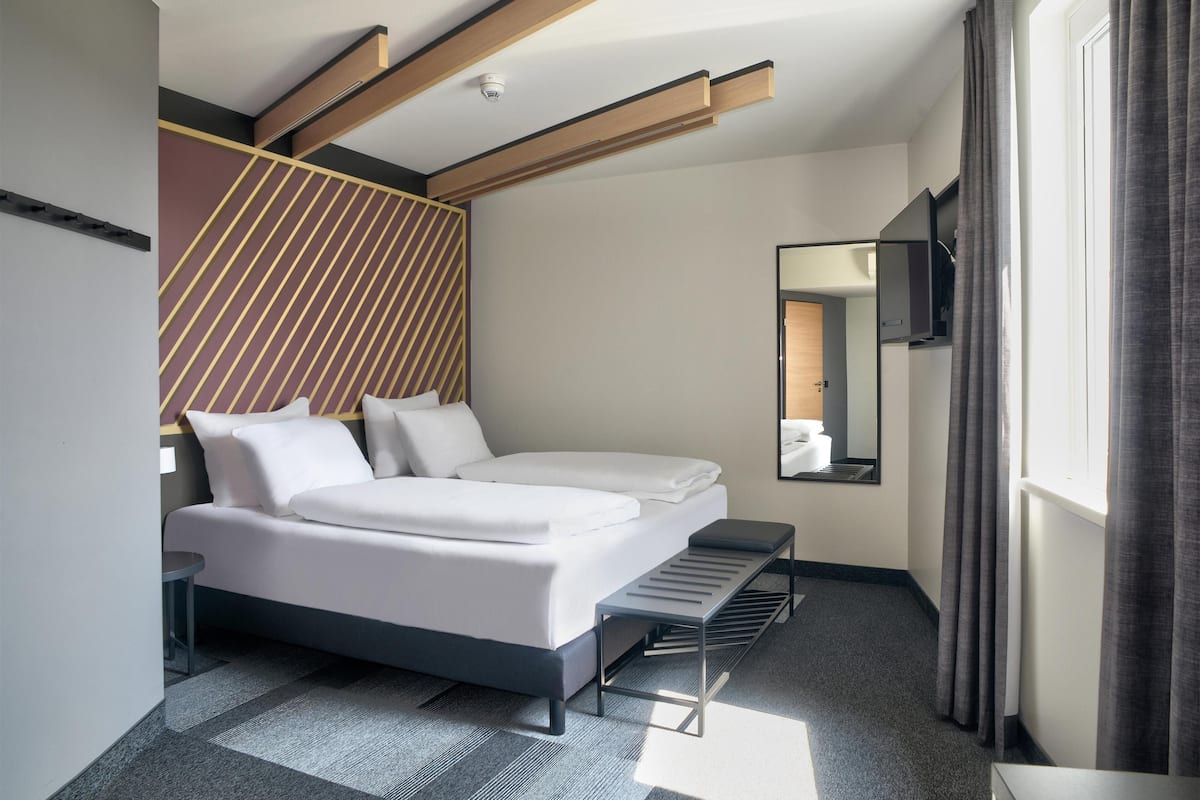 Premium Double Room | 1 bedroom, desk, free WiFi, bed sheets