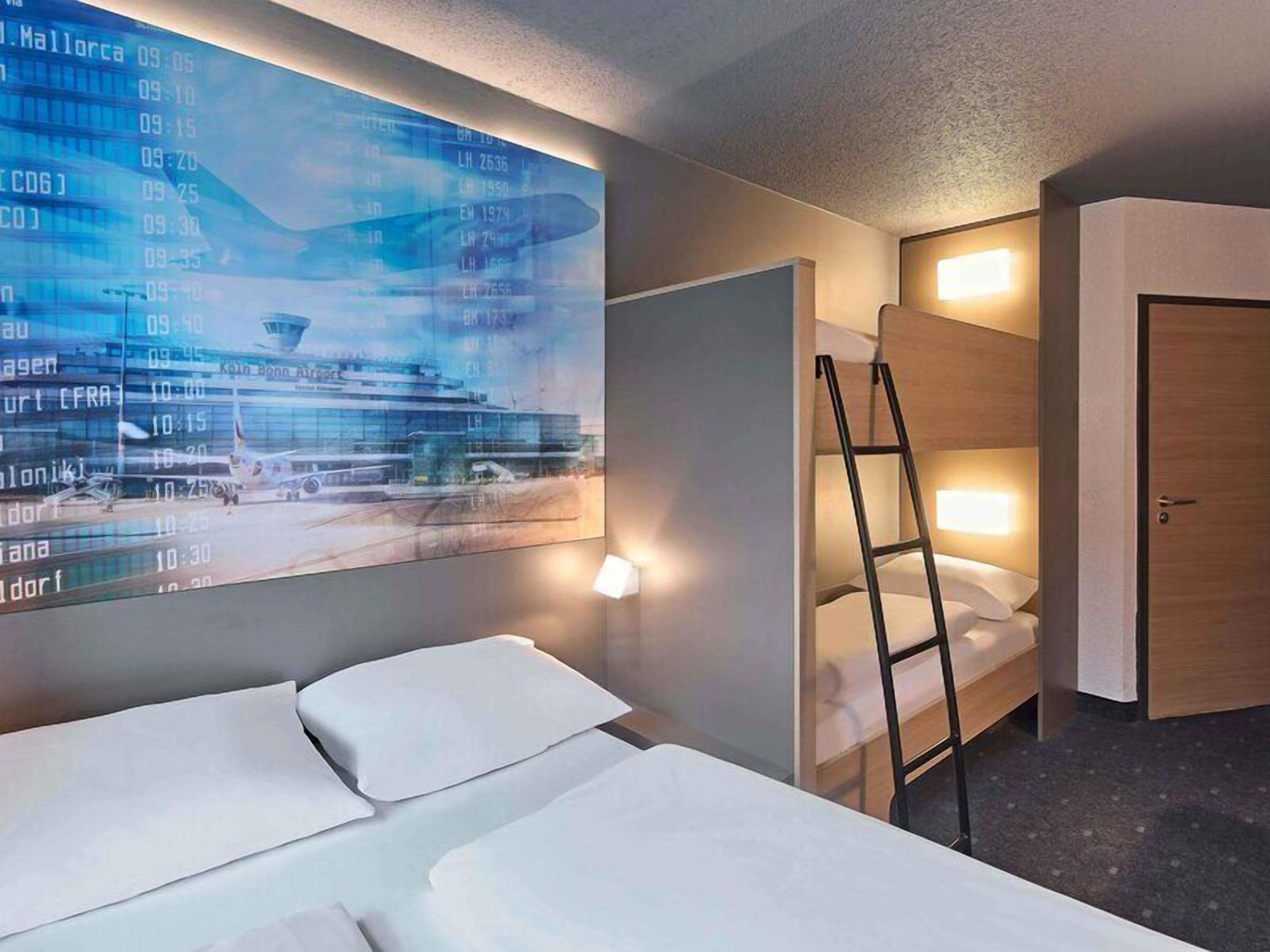 Quadruple Room | Desk, soundproofing, WiFi (free), bed sheets