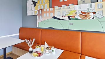 Daily buffet breakfast (EUR 13.9 per person)