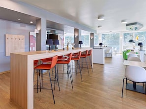 Daily buffet breakfast (EUR 13.9 per person)