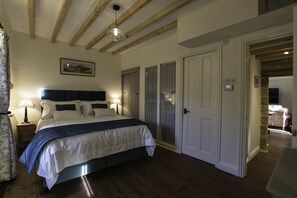 2 chambres, fer et planche à repasser, lit parapluie, Wi-Fi gratuit