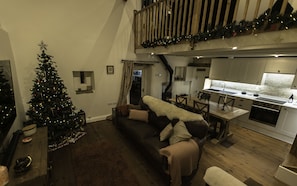 Smart TV, fireplace, video games, DVD player - Luxury retreat for 2 couples/ family in spectacular location in North York Moors (Glaisdale)