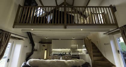 Luxury retreat for 2 couples/ family in spectacular location in North York Moors