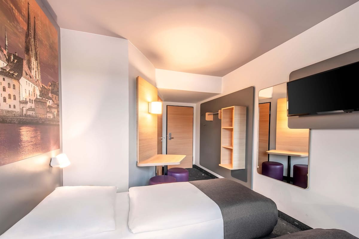 Twin Room | Desk, soundproofing, free WiFi, bed sheets