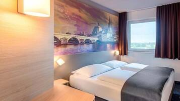 Double Room | Desk, soundproofing, WiFi (free), bed sheets