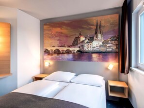 Double Room | Desk, soundproofing, free WiFi, bed sheets - B&B HOTEL Regensburg-City (Regensburg)