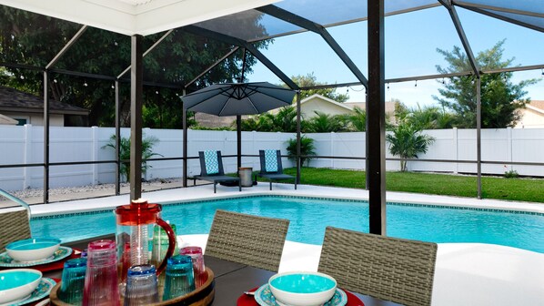 Lämmitetty uima-allas