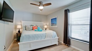 4 makuuhuonetta, silitysrauta/-lauta, vauvan matkasänky, Wi-Fi