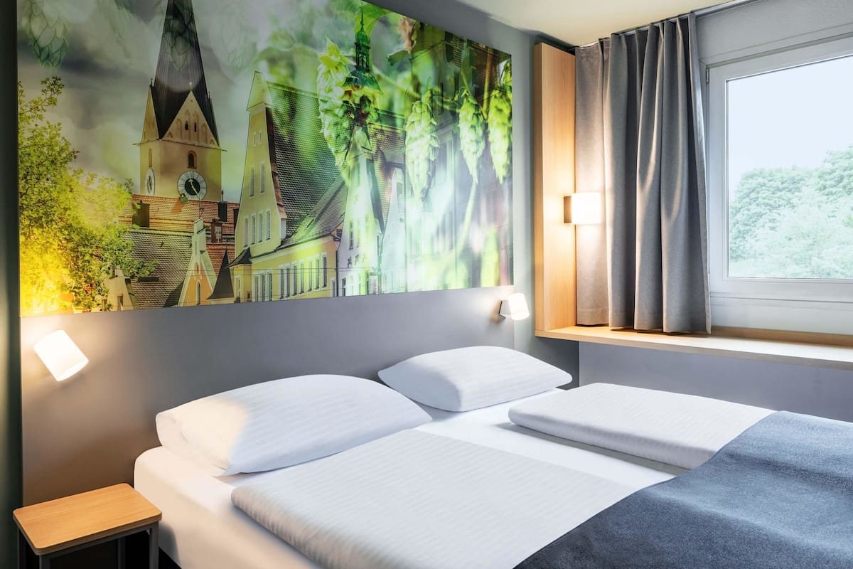 Double Room | Desk, soundproofing, free WiFi, bed sheets