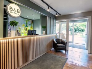 Lobby - B&B HOTEL Ingolstadt-Ost (Ingolstadt)