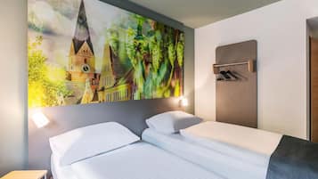 مكتب وتجهيزات عازلة للصوت وواي فاي مجانًا وملاءات أسرّة