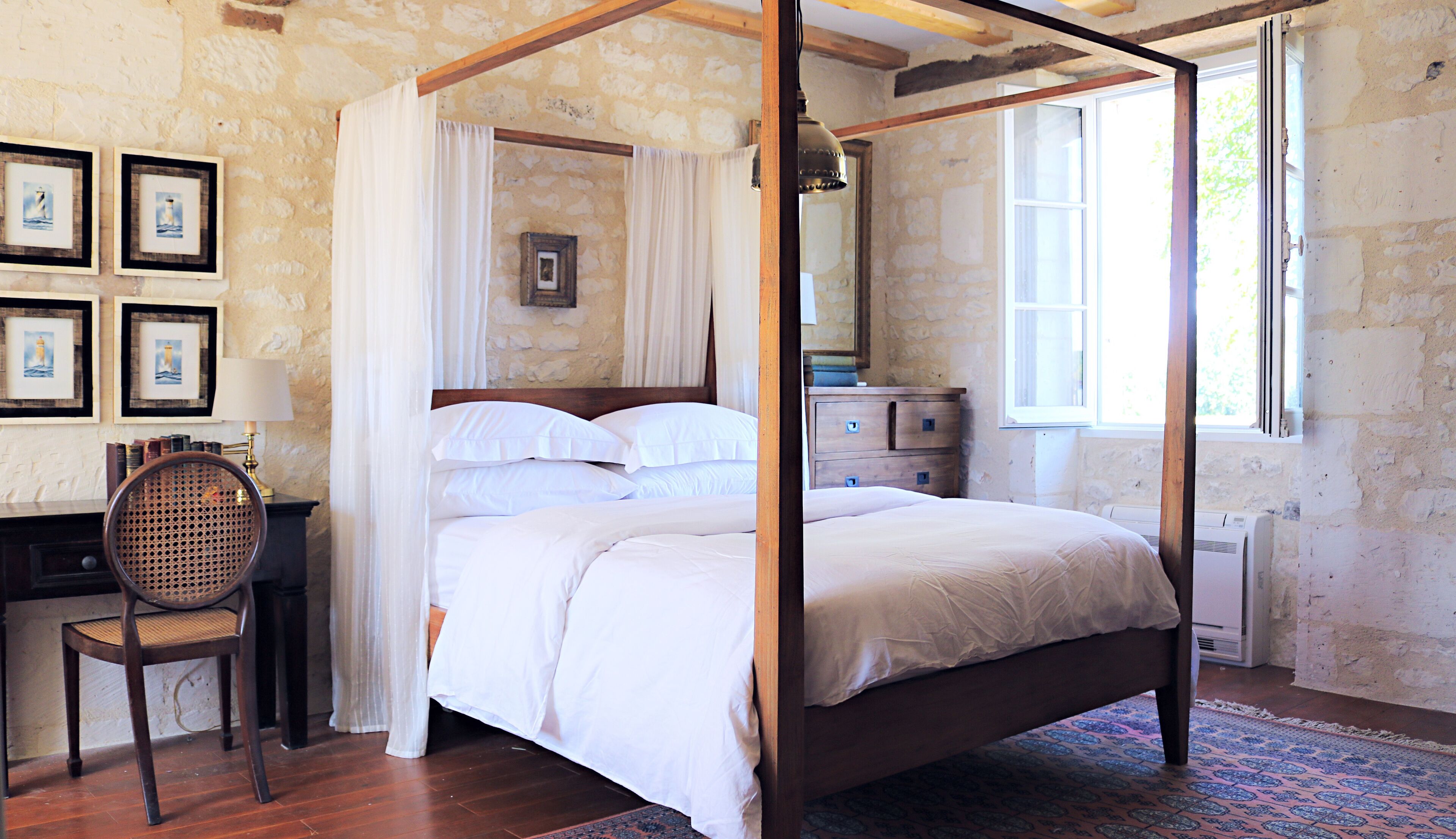 2 bedrooms, desk, iron/ironing board, travel crib