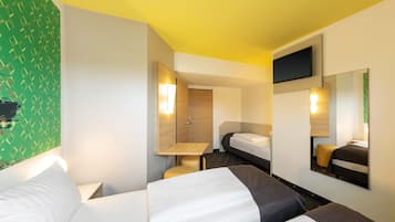 Triple Room | 1 bedroom, desk, soundproofing, free WiFi