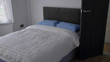House | 3 bedrooms, free WiFi, bed sheets