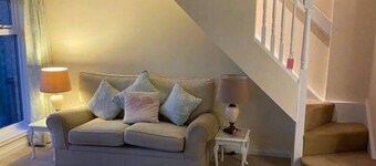 1 Bed House - Central, Free Parking, Wifi