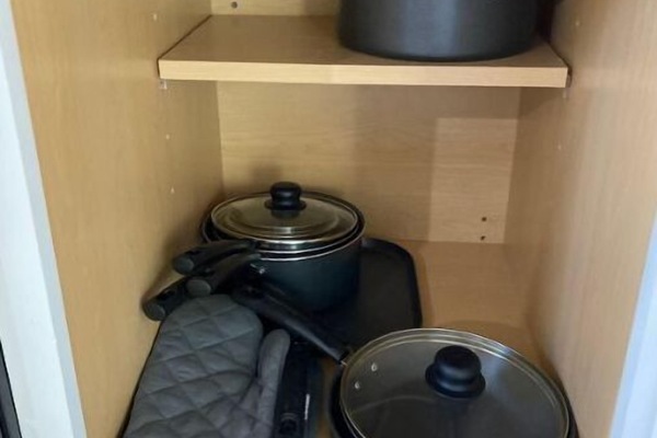 Kaffetrakter/tekoker, kjøleskap, mikrobølgeovn og ovn