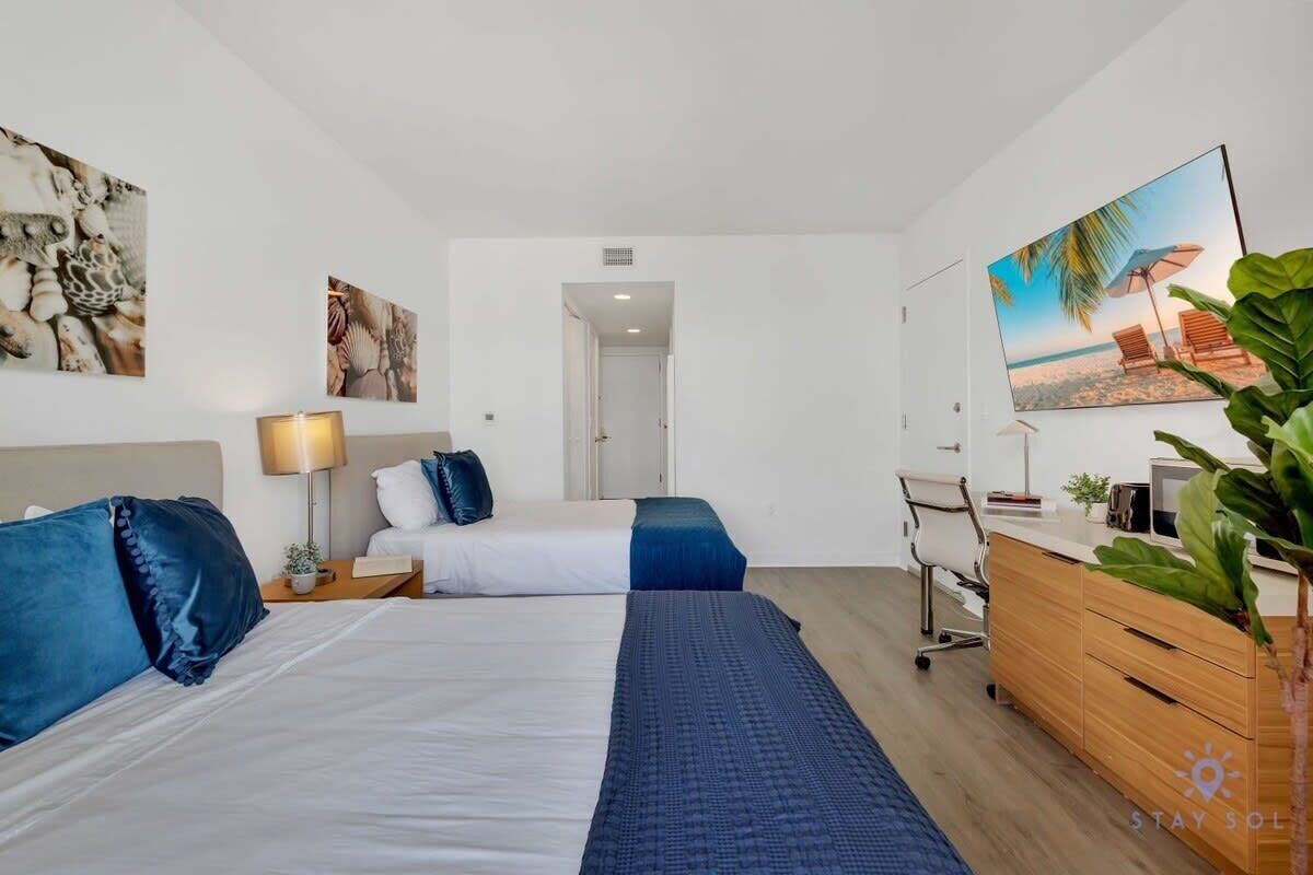Desk, iron/ironing board, travel cot, WiFi
