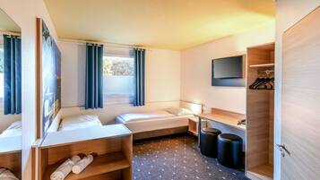 Allergikerbettwaren, Schreibtisch, schallisolierte Zimmer