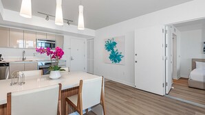 Dining - Apartment w/ Balcony,Pool, Views and Near Beach (Hallandale Beach)