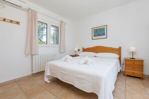 4 Schlafzimmer, Zimmersafe, Bügeleisen/Bügelbrett, WLAN