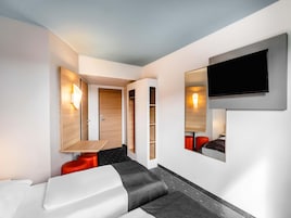 Quarto duplo | Roupas de cama antialérgicas, escrivaninha, quartos à prova de som