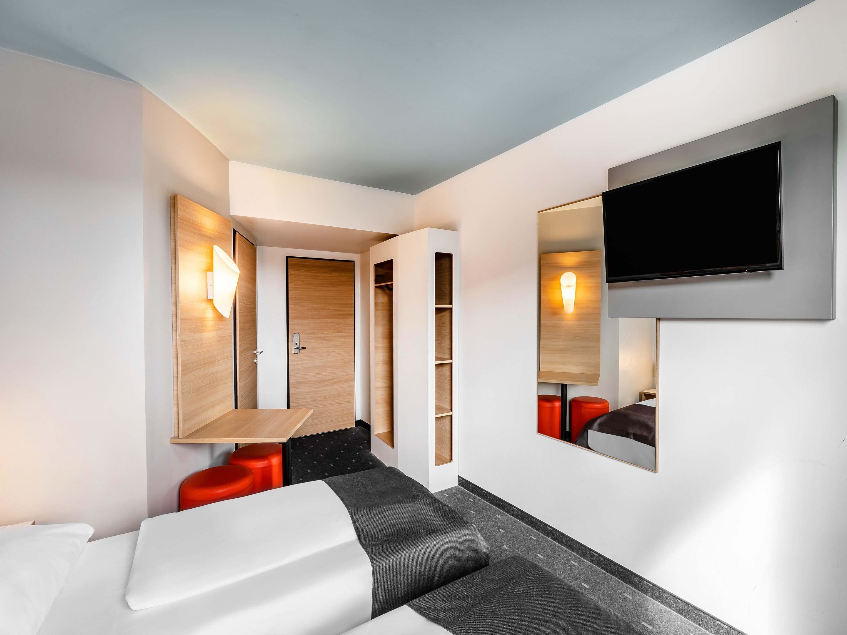 Zweibettzimmer | Allergikerbettwaren, Schreibtisch, schallisolierte Zimmer