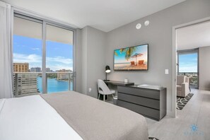 3 bedrooms, desk, iron/ironing board, WiFi