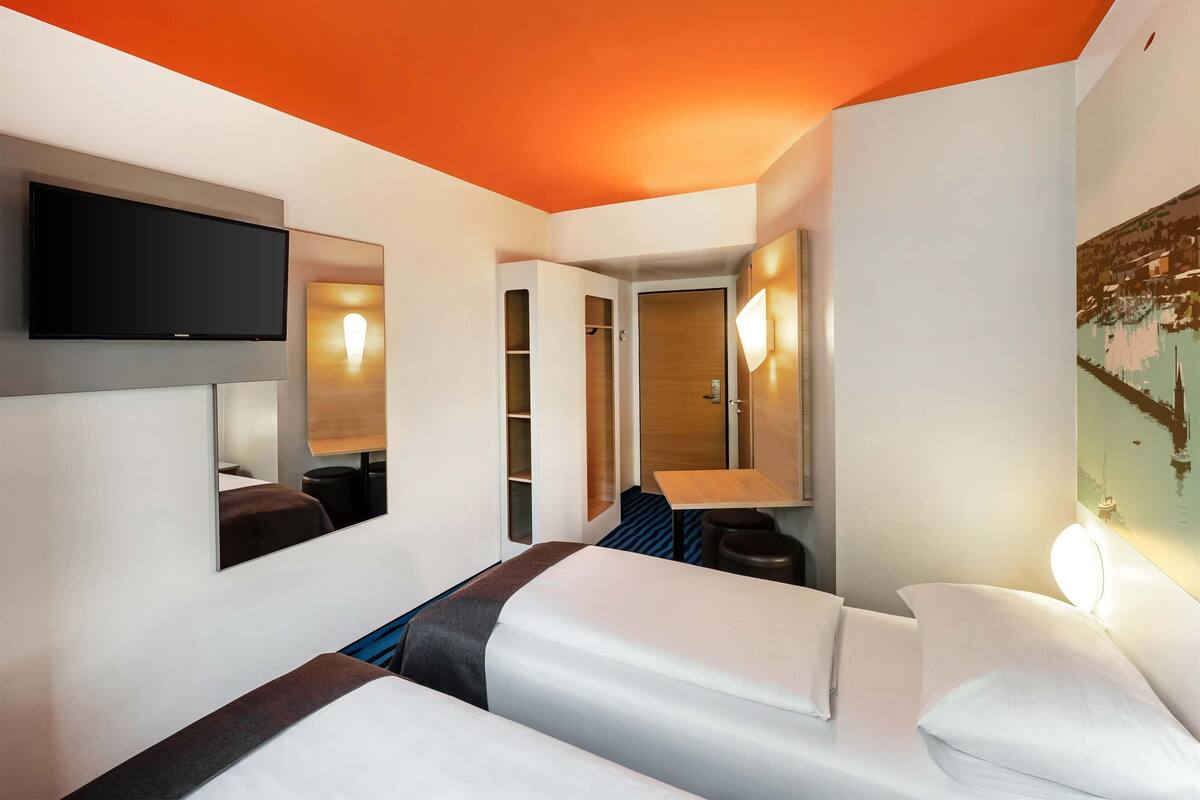 Desk, free WiFi, bed sheets