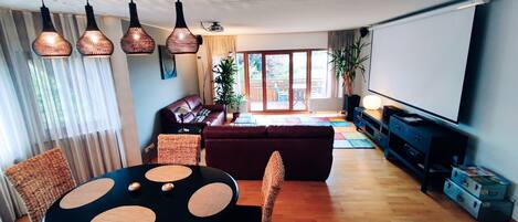 スマートテレビ、テレビゲーム、DVD プレーヤー、書庫