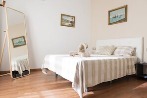 1 bedroom, iron/ironing board, travel cot, free WiFi