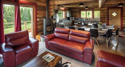 Chalet en rondins avec terrasse de 25 m2 avec vue agréable sans vis à vis