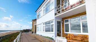 Flat 1 Beach House, 4 East Cliff