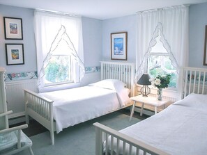 6 bedrooms, iron/ironing board, Internet, bed sheets